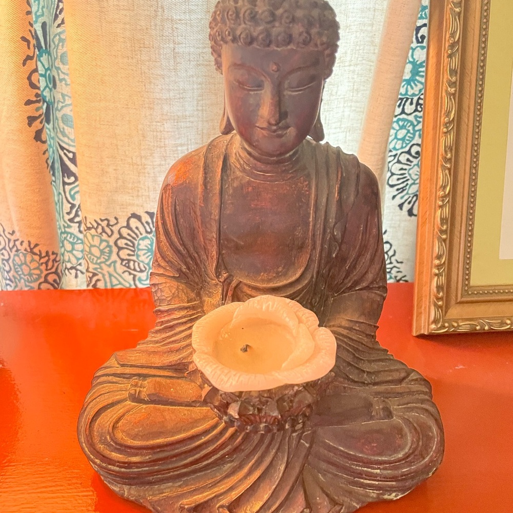 Rustic Buddha Statue - Picture 9 of 10